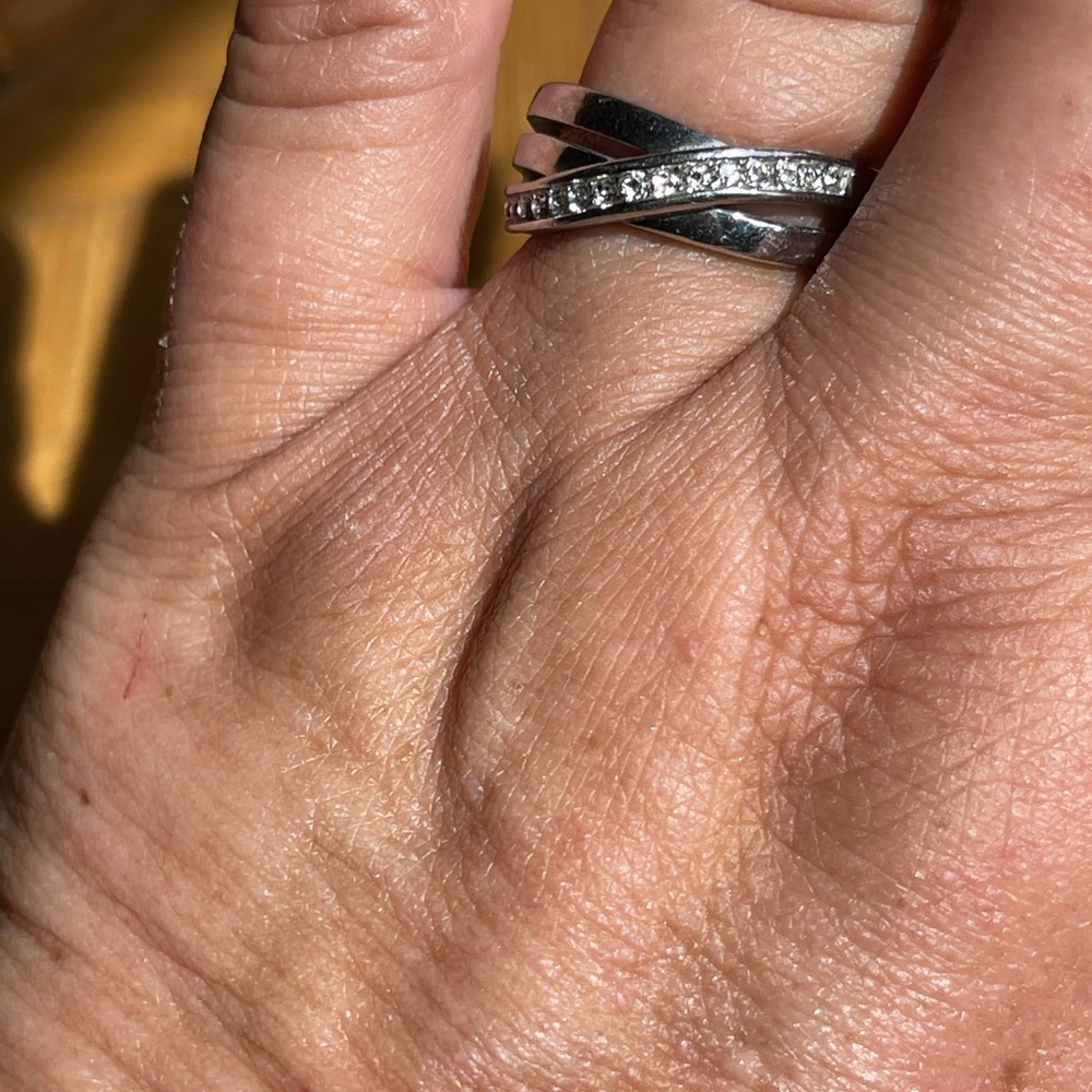 Two shiny stainless steel rings size 8 - Picture 3 of 11